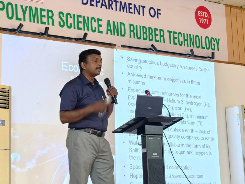 IIST Faculty Delivers Lecture on Space Economy at CUSAT’s MEDHA ’26