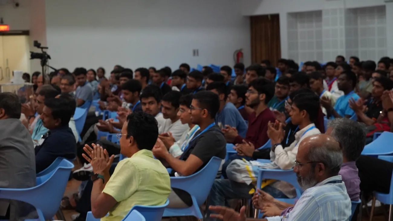 The longest known insect migration