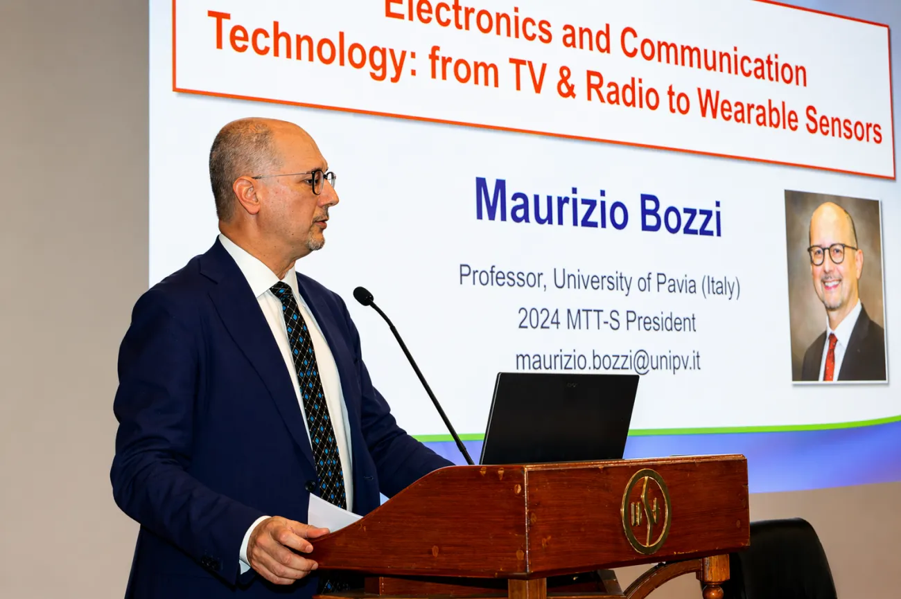 DISTINGUISHED MICROWAVE INSTRUCTORS WORKSHOP