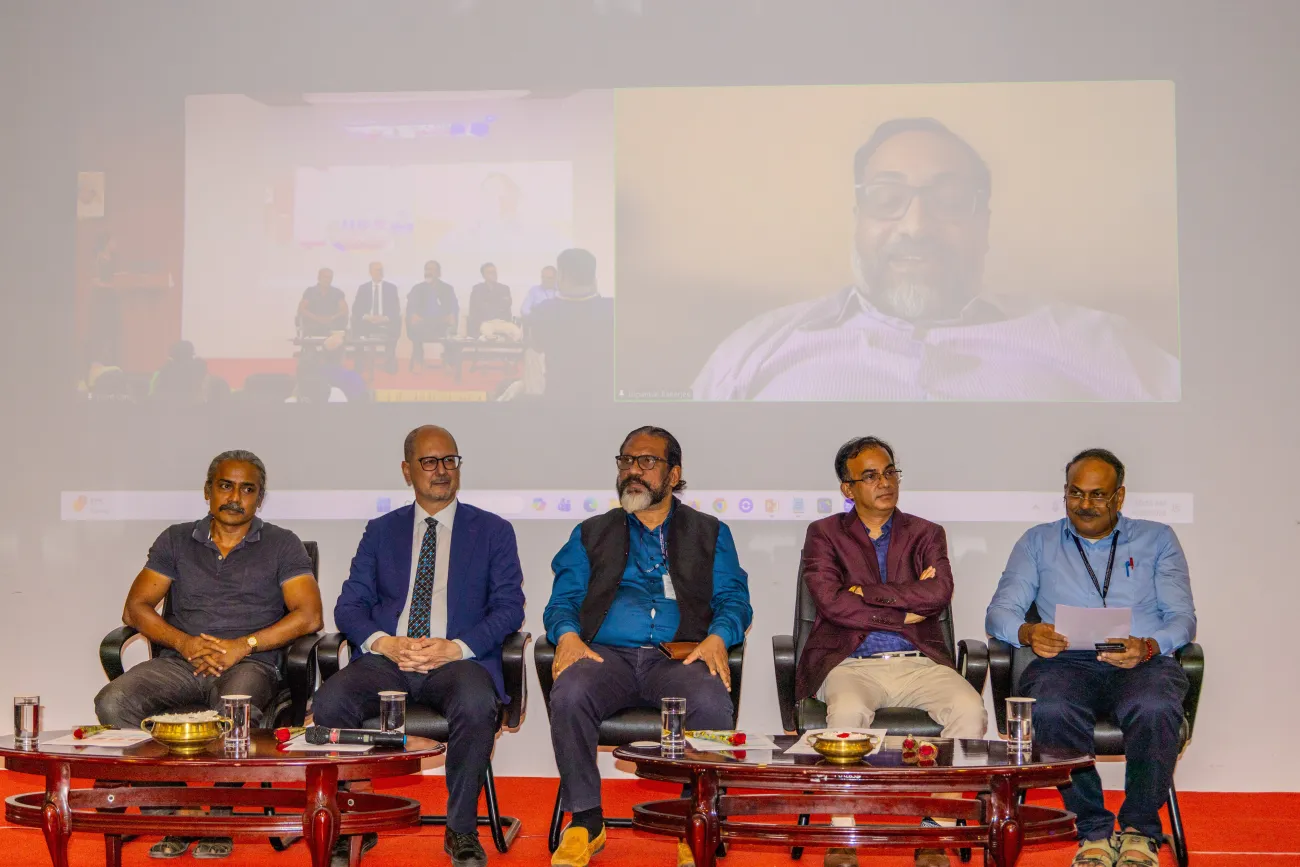 DISTINGUISHED MICROWAVE INSTRUCTORS WORKSHOP